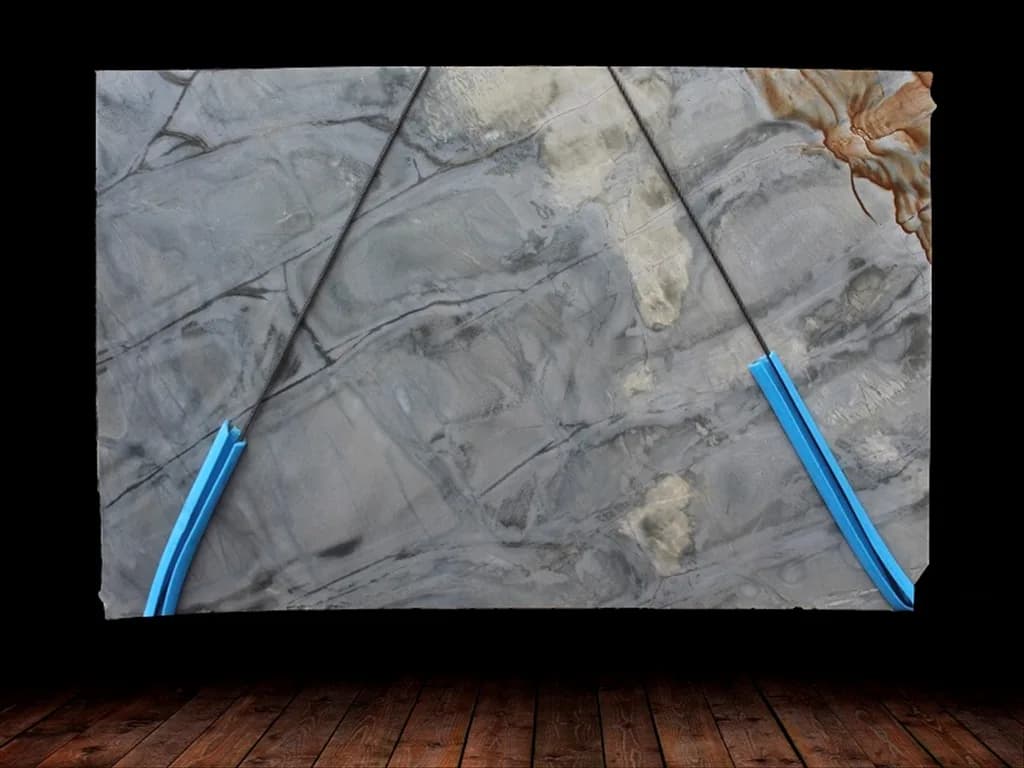 NUVOLATO QUARTZITE HONED