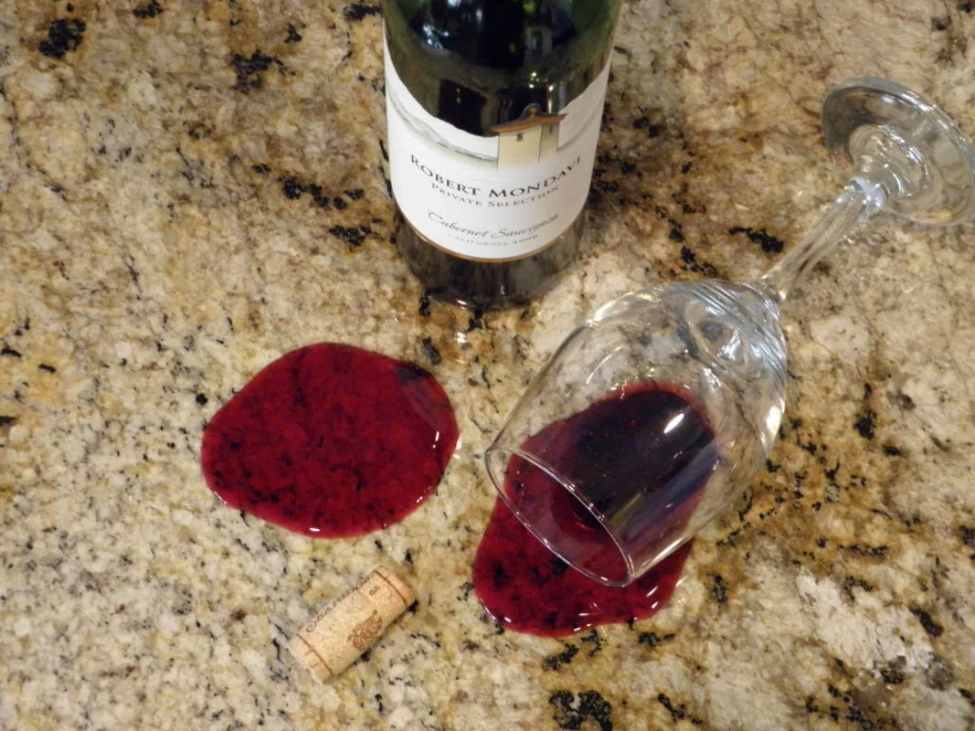 Redwineglassspill-5