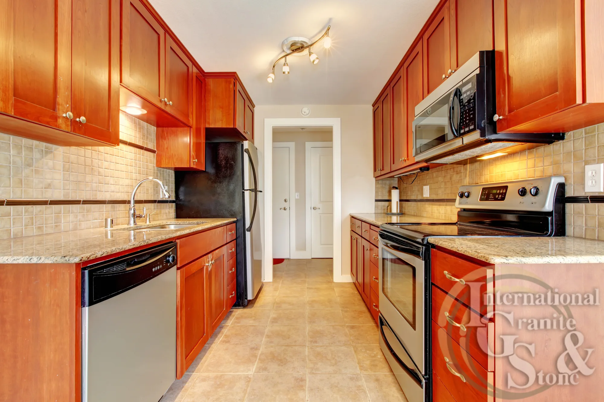 How To Maximize Your Narrow Countertops