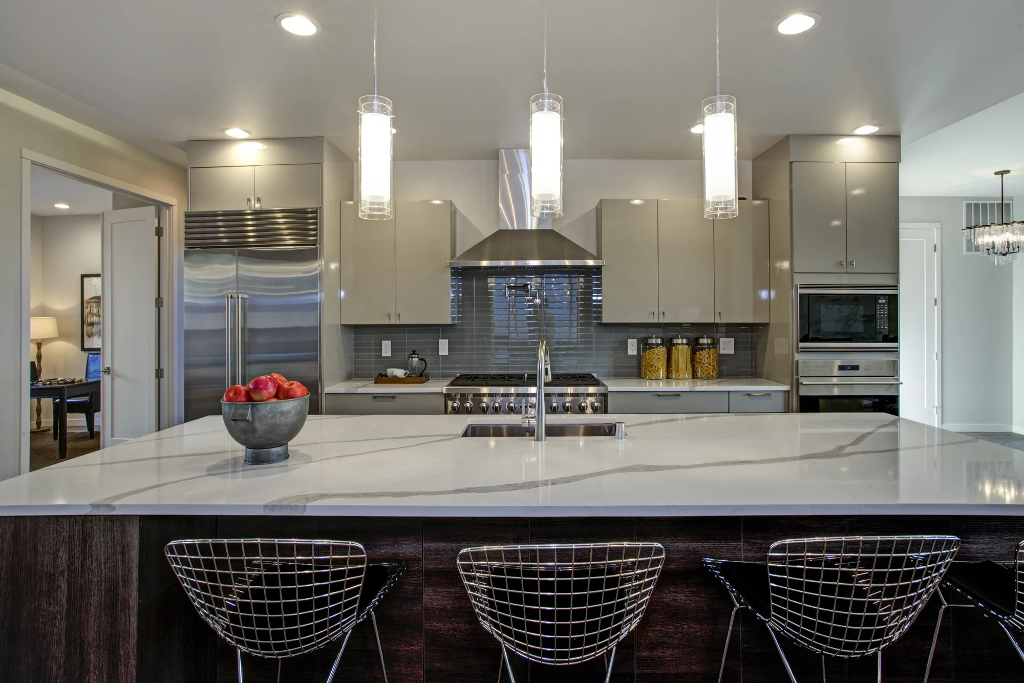 Quartz vs. Quartzite Countertops: What's the Difference?