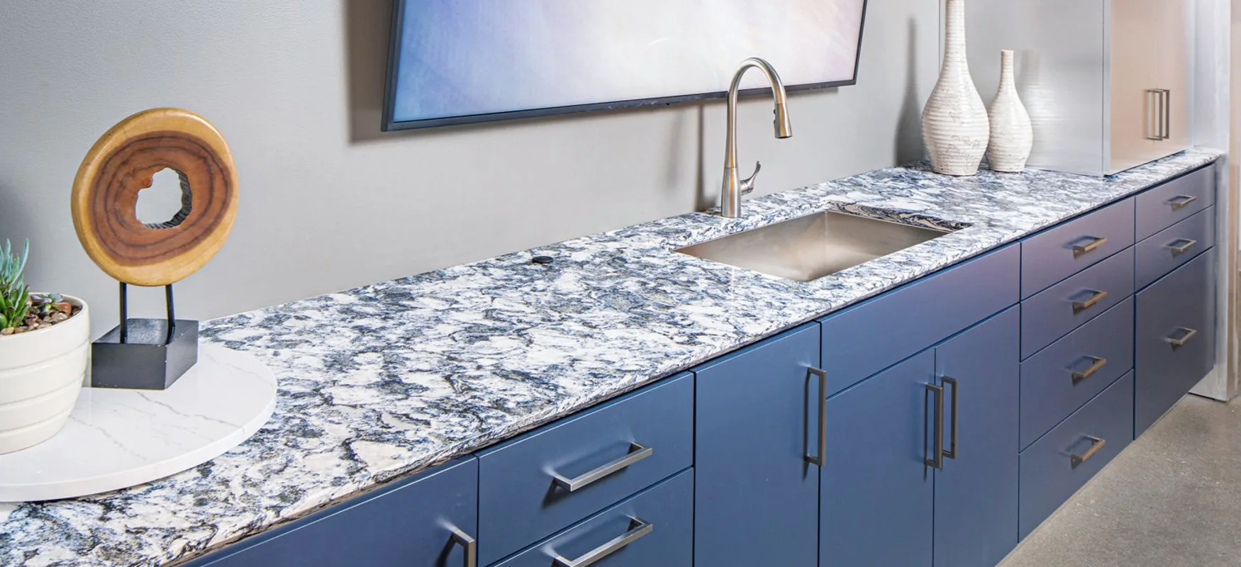 Countertop Backsplash using White Subway Tiles