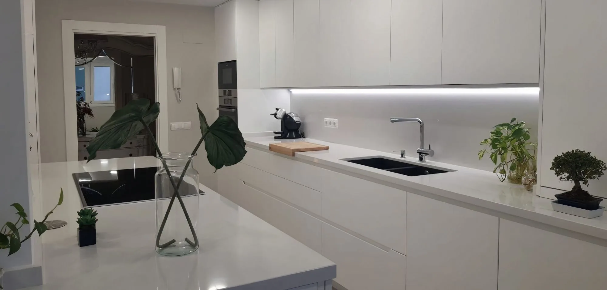Eternal Statuario Silestone Quartz Kitchen Countertops and Full Height Backsplash Et Statuario What is Silestone Quartz