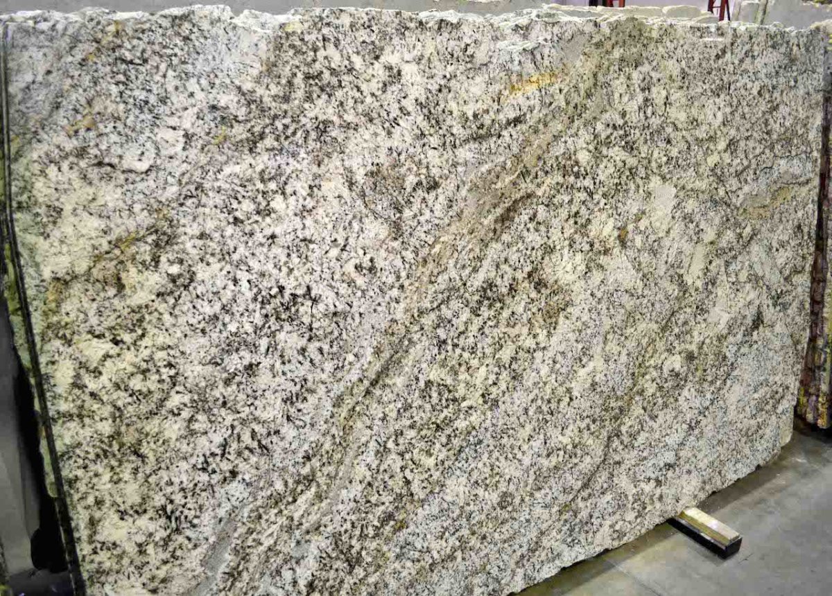 Juparana Pergaminho Granite | Countertops