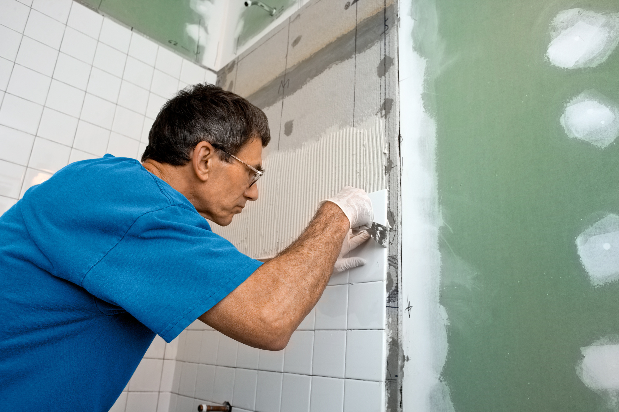 What to Look for When Hiring Professional Bathroom Remodeling Contractors