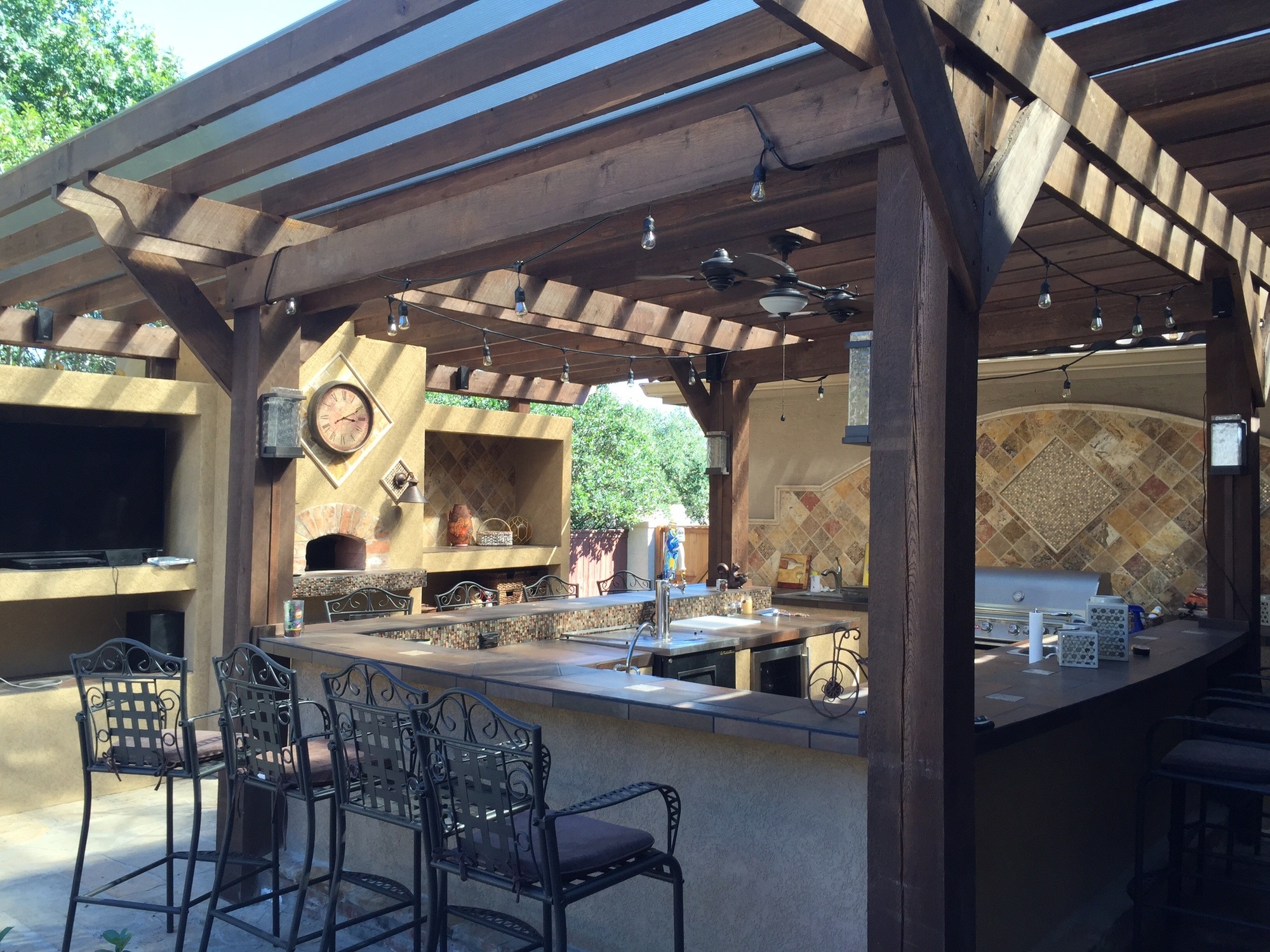 Benefits of an Outdoor Kitchen and How to Create the Perfect Design